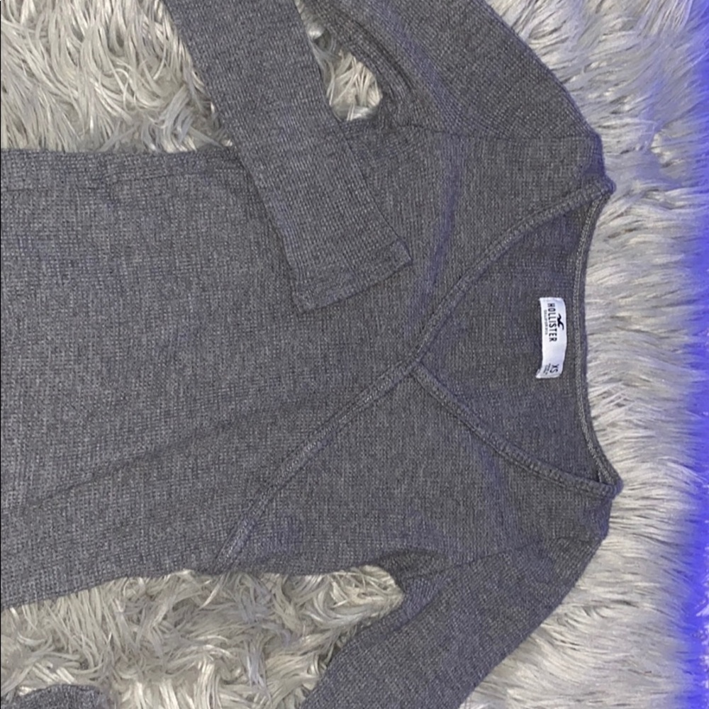 A long sleeve shirt from Hollister it’s an xs
